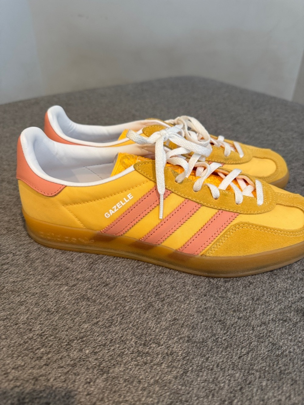 adidas Gazelle Yellow with Pink Stripe Sneakers Unisex size 9